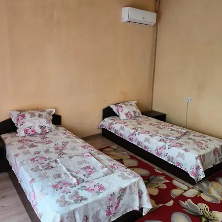 Lachevi סנדנסקי