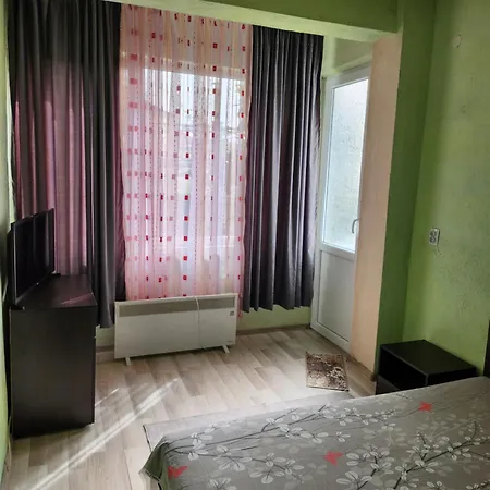 Lachevi סנדנסקי