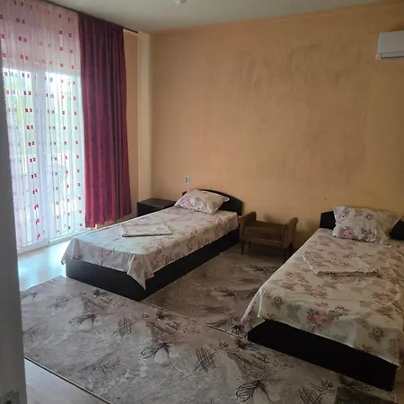 בית הארחה Lachevi